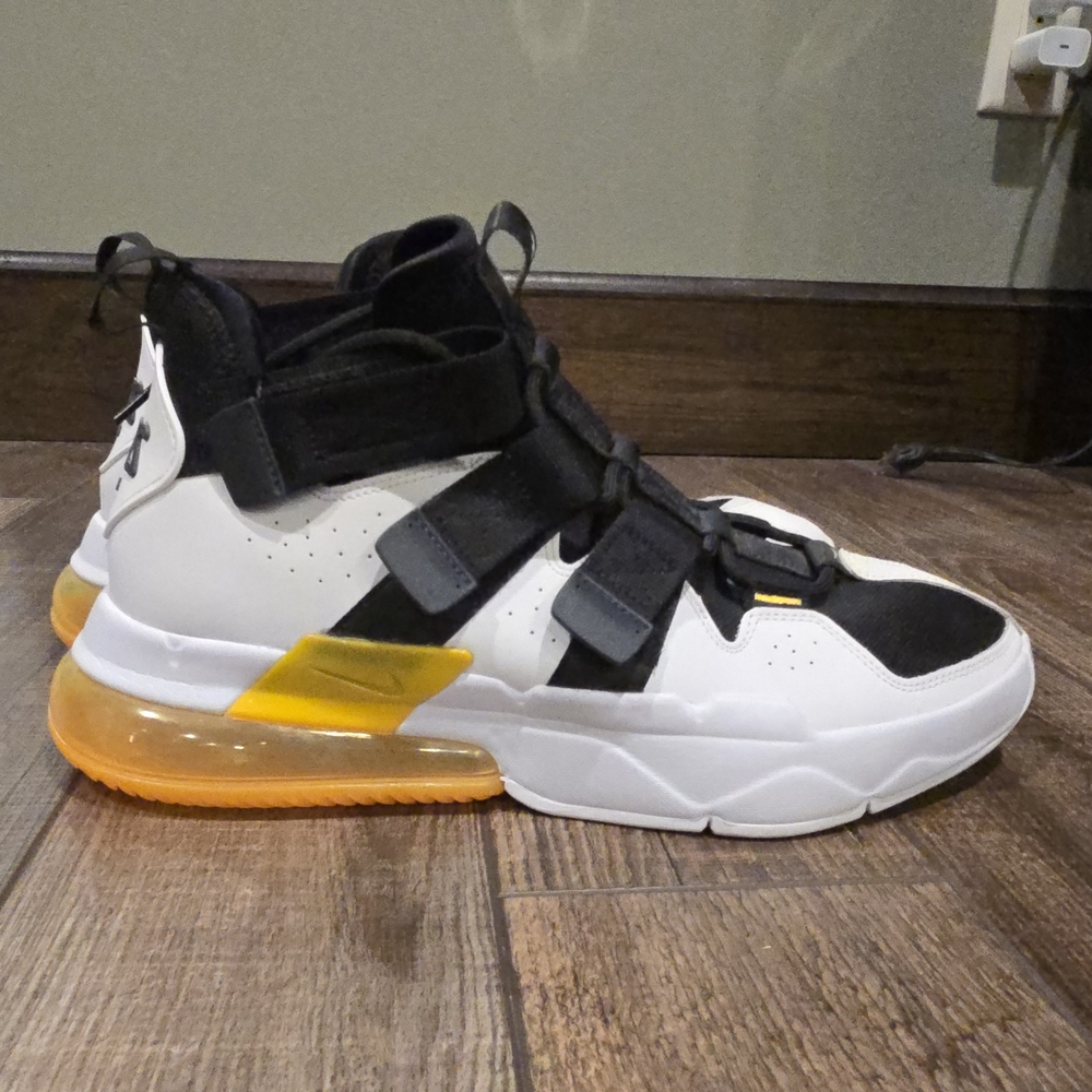 Nike Air Edge 270